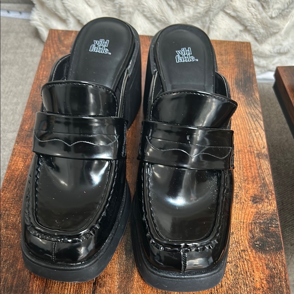 NWOB wild fable Black Patent Platform Mules- 7
